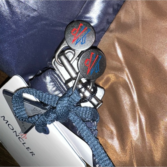 Sell for 1500 if u pick up in mtl text me 5146998726 brand new size M 2022 - Picture 2 of 7